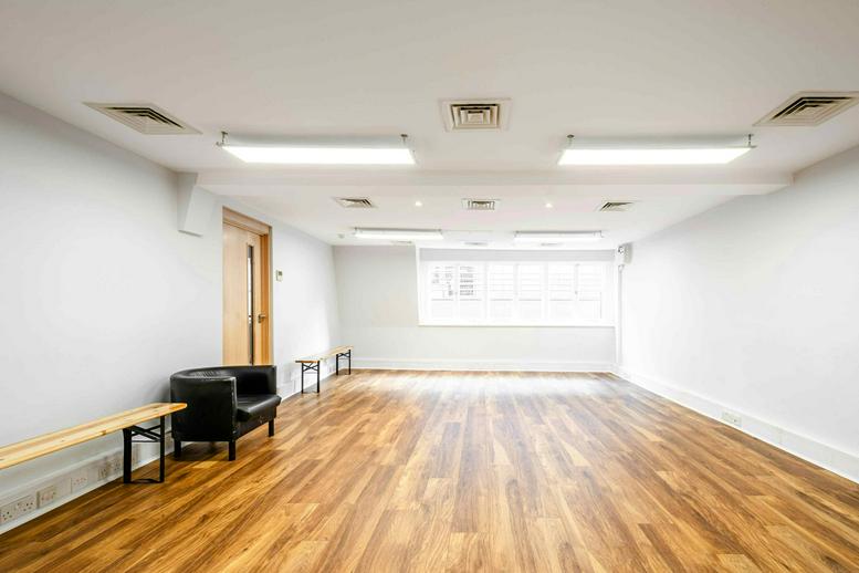 Facilities furnishings & layout of the office for rent at 22-23, Widegate Street, City Of London E1 7HP