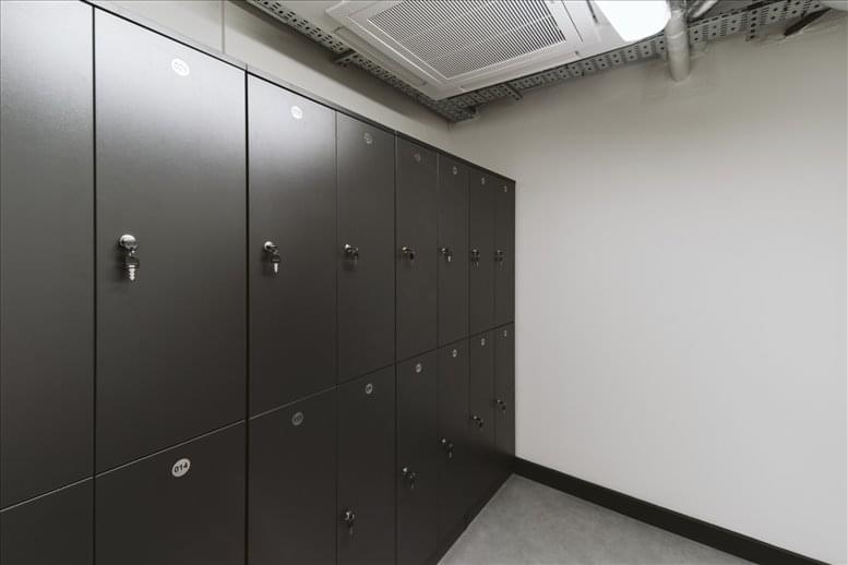 Photo of an office at 222 Bishopsgate EC2M 4QD