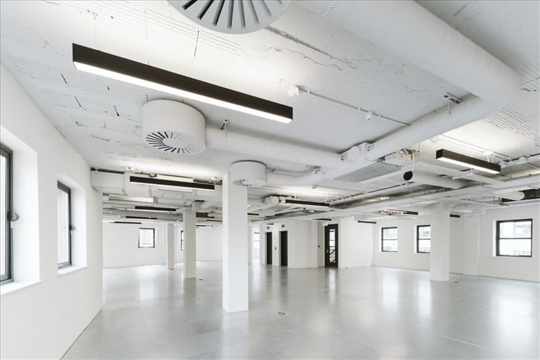 Facilities furnishings & layout of the office for rent at 222 Bishopsgate EC2M 4QD