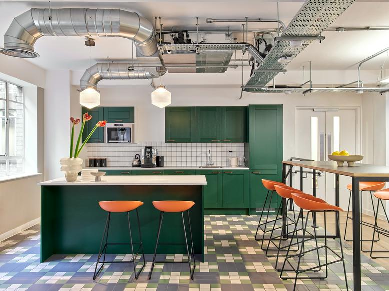 Image of the workspace at 229-231 High Holborn WC1V 7DN