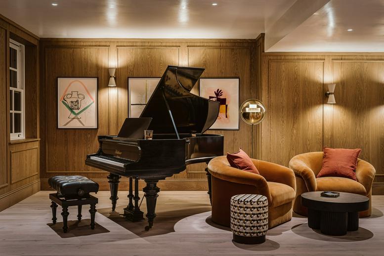 Photo of an office at 22, Bedford Square, Bloomsbury WC1B