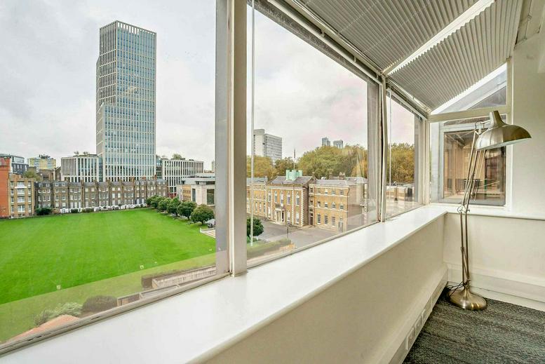 Photo of an office at 22 City Road EC1Y 2AJ