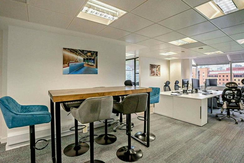Photo of an office at 22 City Road EC1Y 2AJ