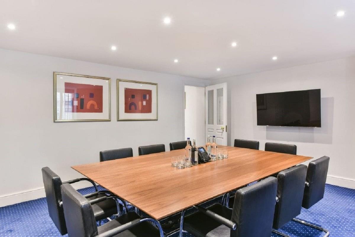 Photo of the workspace available at 23-24 Berkeley Square W1J 6HE