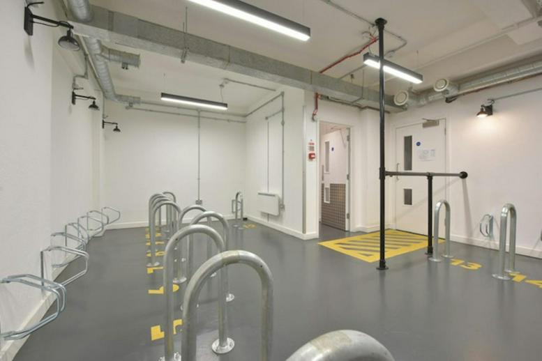 Photo of an office at 233, High Holborn WC1V 7DN