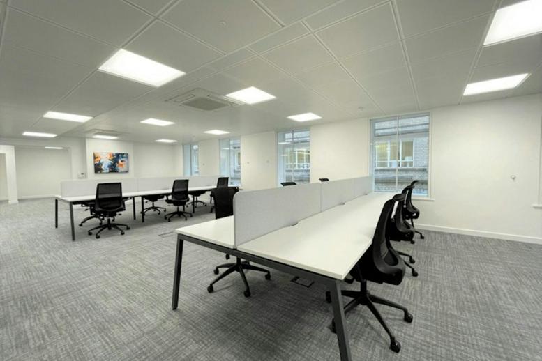 Photo of an office at 233, High Holborn WC1V 7DN