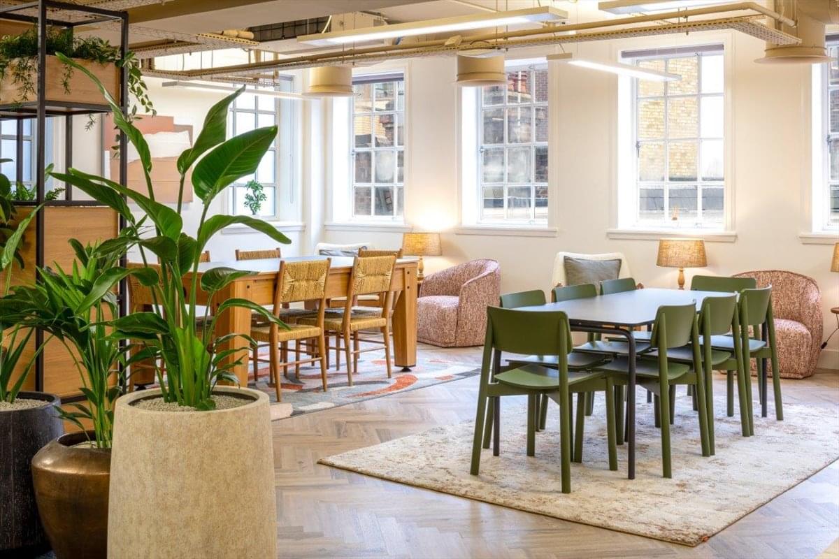 Photo of an office at 235 High Holborn WC1V 7DN