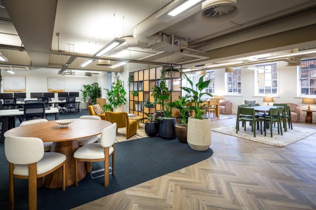 Photo of an office at 235 High Holborn WC1V 7DN