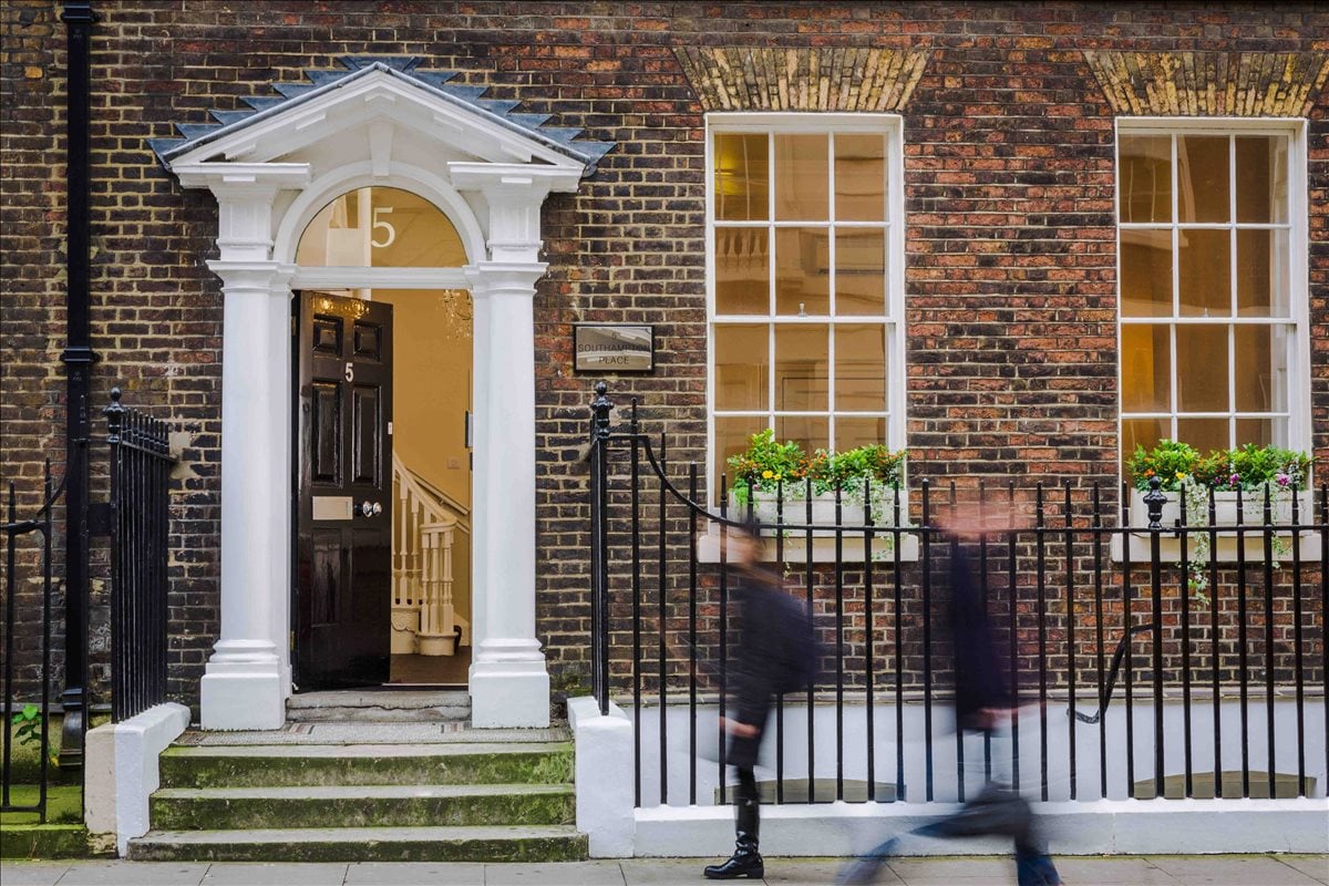 Photo of an office at 23 Southampton Place, Holborn WC1A 2BP
