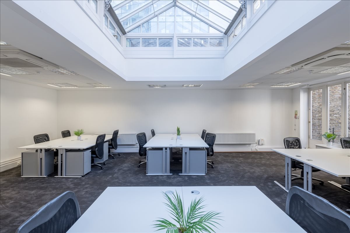 Photo of an office at 23 Southampton Place, Holborn WC1A 2BP