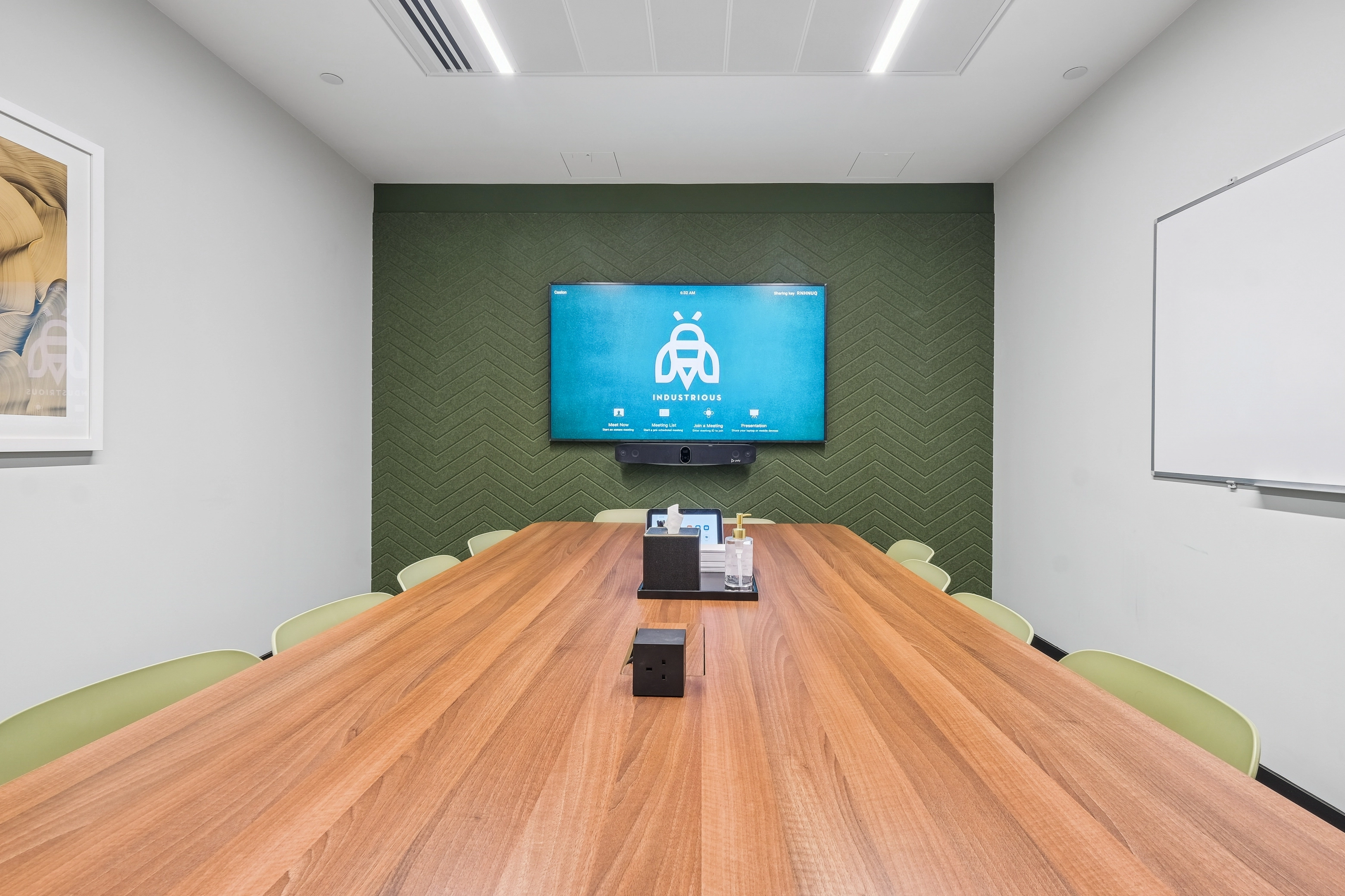 Photo of an office at 24 Chiswell Street EC1Y 4TY