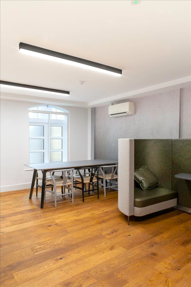 Image of the workspace at 25 Gerrard Street W1D 6JL
