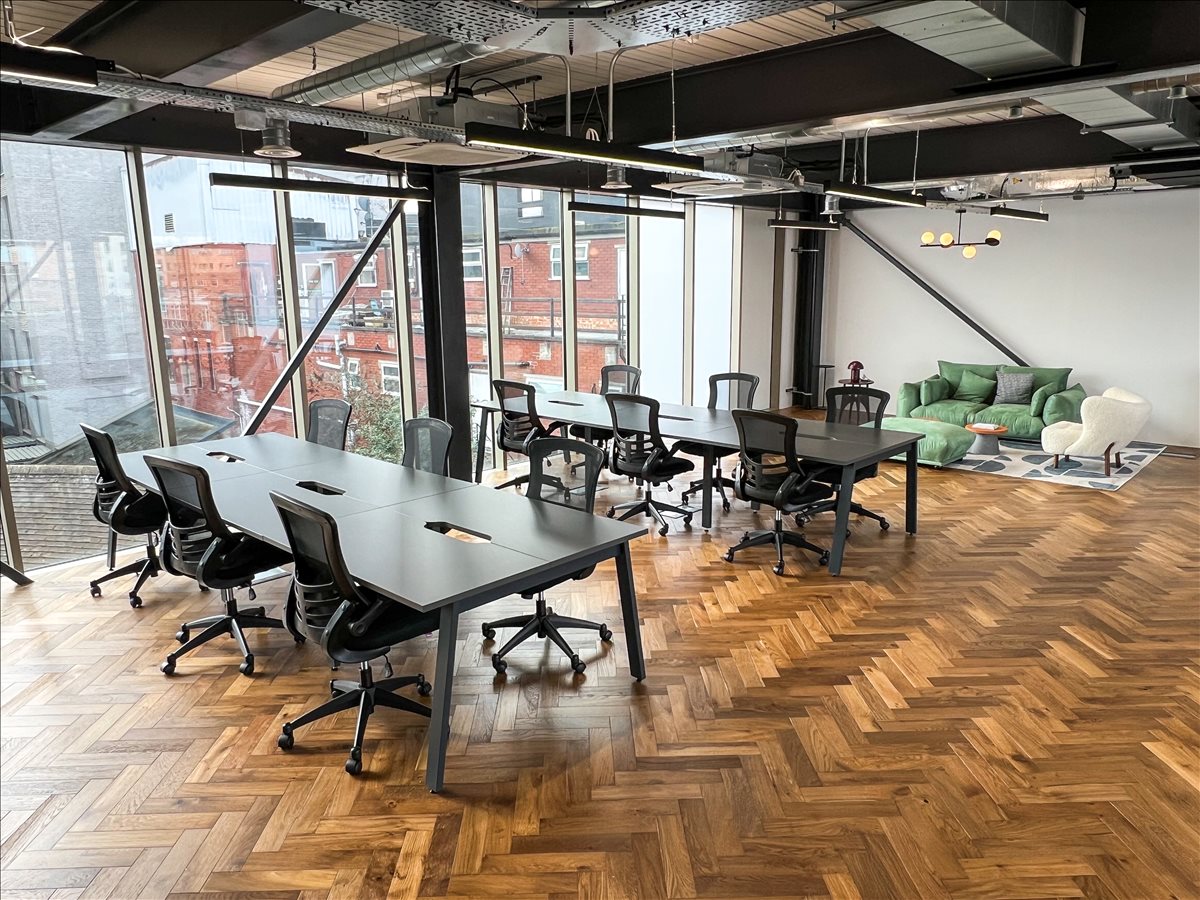 Photo of an office at 25 Settles Street E1 1JP