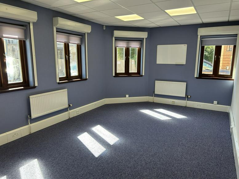 Facilities furnishings & layout of the office for rent at 26-28, Mulgrave Road SM2 6LE