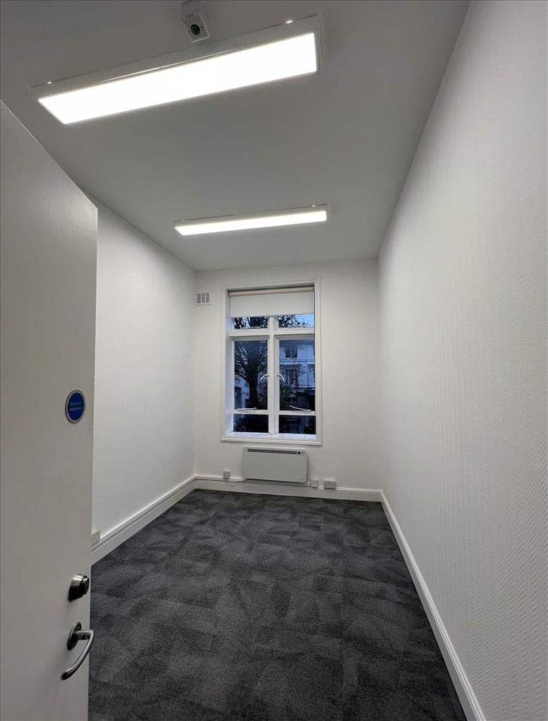 Photo of the workspace available at 262a Fulham Road, Chelsea Chambers SW10 9EL