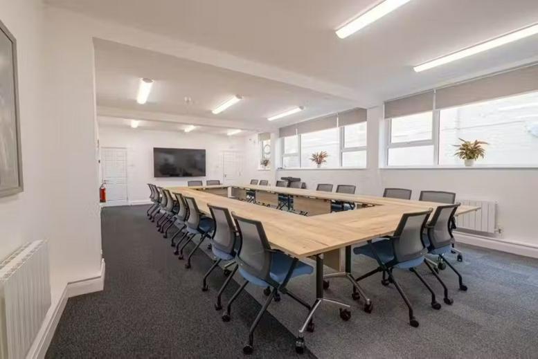 Photo of an office at 27-29, Vauxhall Grove SW8 1SY