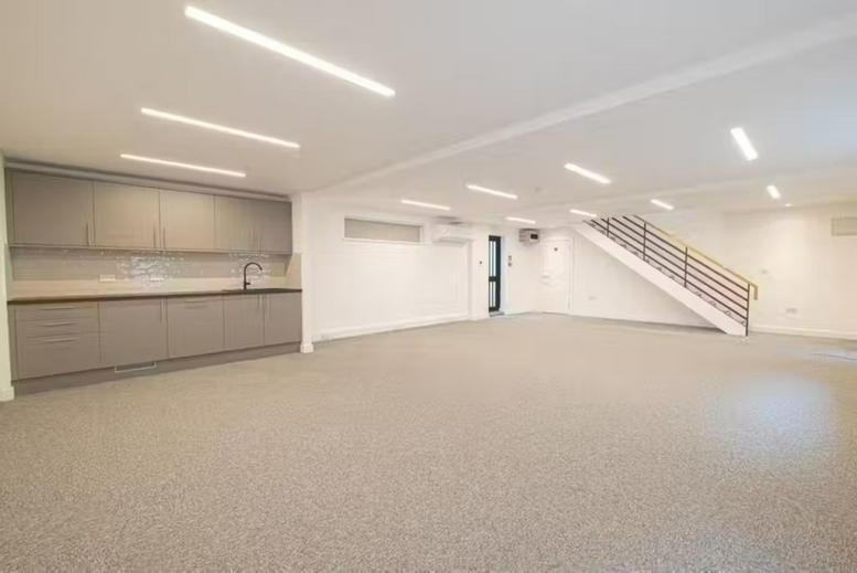 Photo of an office at 27-29, Vauxhall Grove SW8 1SY