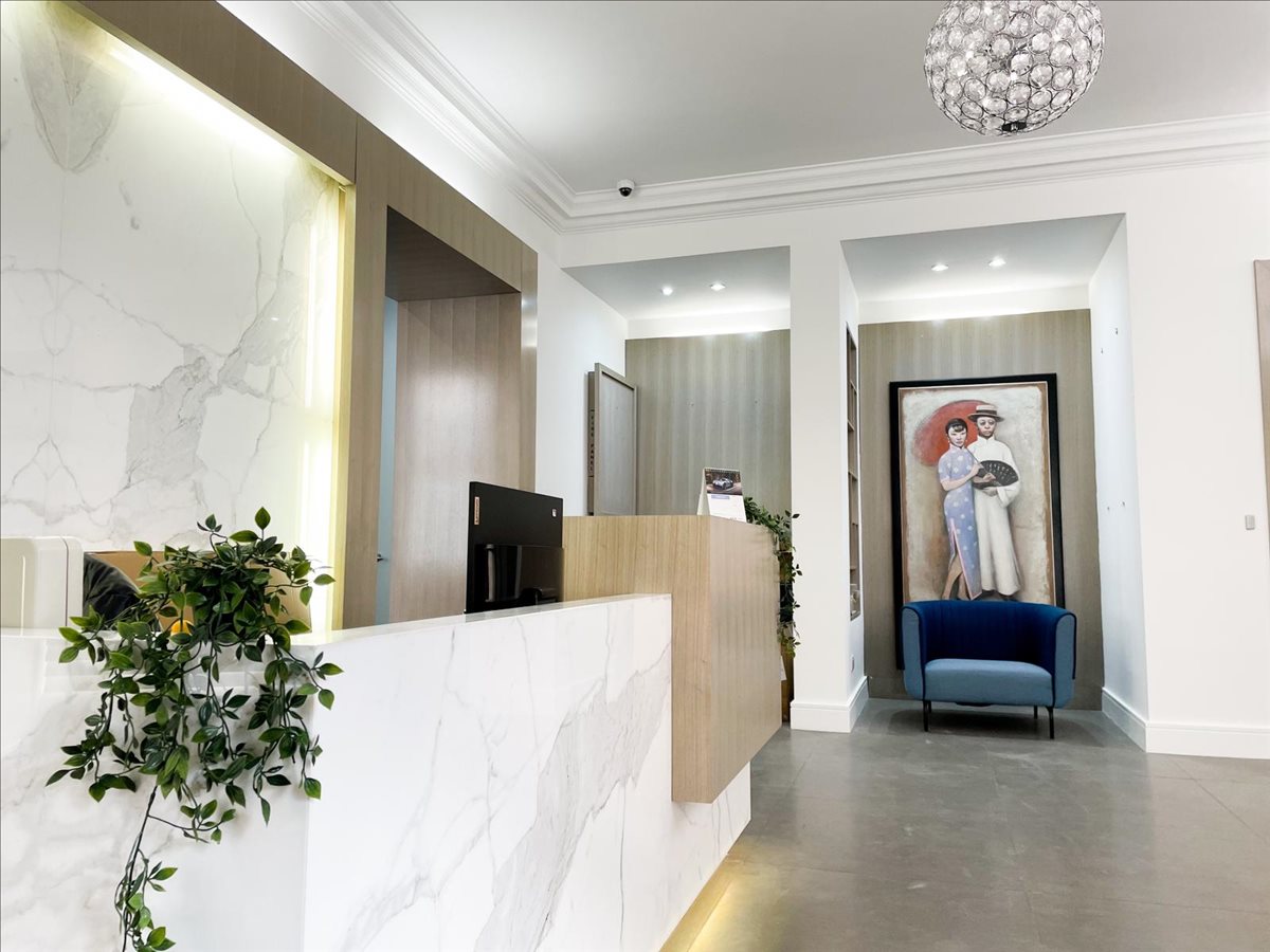 Photo of an office at 27 Hill Street W1J 5LP