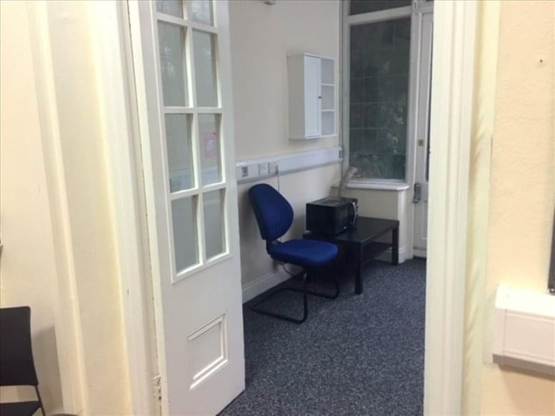 Image of the workspace at 282 Earls Court Road SW5 9AS