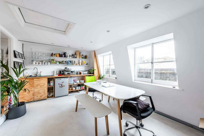 Photo of an office at 28 Hanbury Street E1 6QR