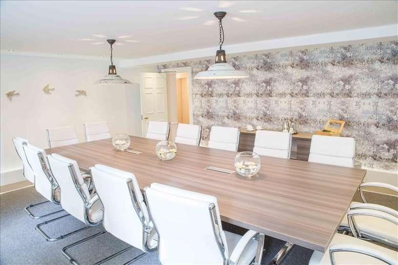 Private & Serviced Offices at 28 Queen Street, Central London in City of London