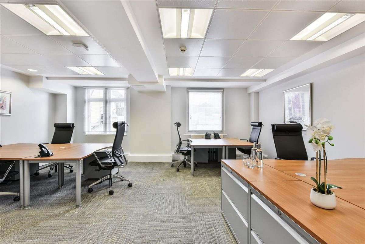 Photo of an office at 29 Farm Street W1J 5RL