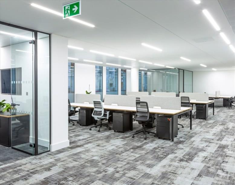 Facilities furnishings & layout of the office for rent at 2 Park Street W1K 2XA