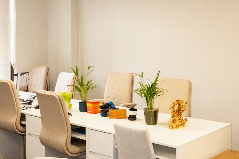 Photo of an office at 2a Charing Cross Road WC2H 0HF