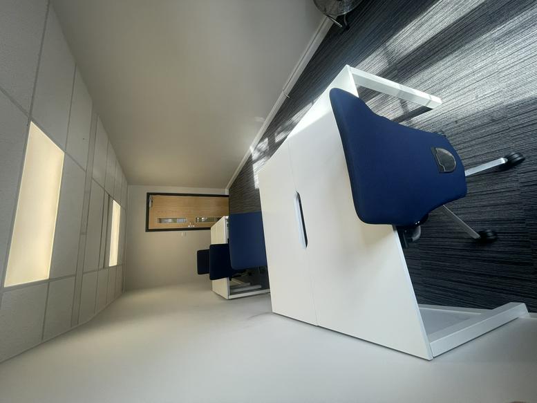 Photo of an office at 2a Charing Cross Road WC2H 0HF