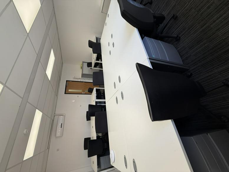 Photo of an office at 2a Charing Cross Road WC2H 0HF