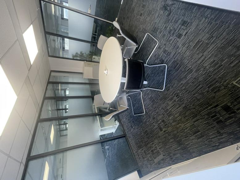 Photo of an office at 2a Charing Cross Road WC2H 0HF