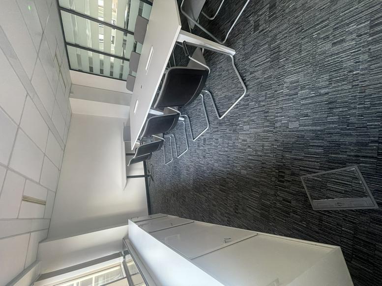 Photo of an office at 2a Charing Cross Road WC2H 0HF