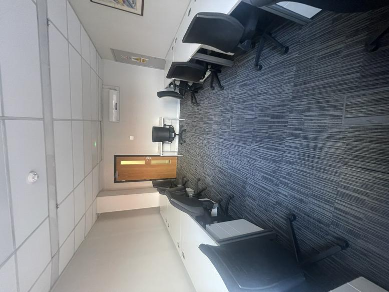Photo of an office at 2a Charing Cross Road WC2H 0HF