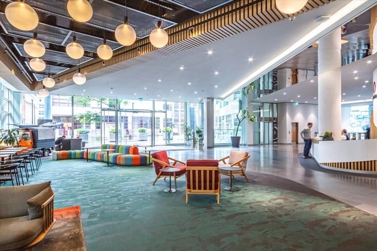 Facilities furnishings & layout of the office for rent at 30 Crown Place EC2A 4EB