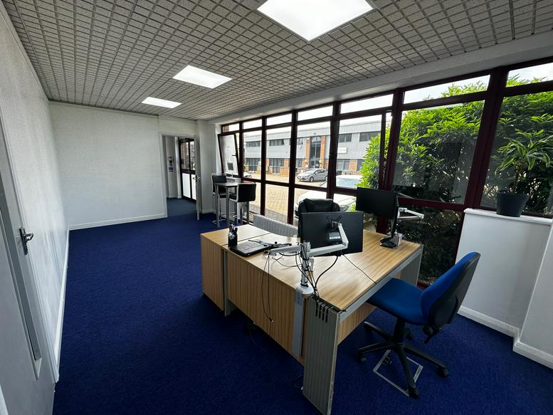 Photo of an office at 31 Metro Centre, Dwight Road, Tolpits Lane, Dwight Road, Tolpits Lane WD18 9SB