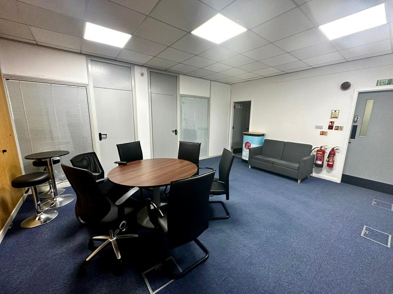 Photo of an office at 31 Metro Centre, Dwight Road, Tolpits Lane, Dwight Road, Tolpits Lane WD18 9SB