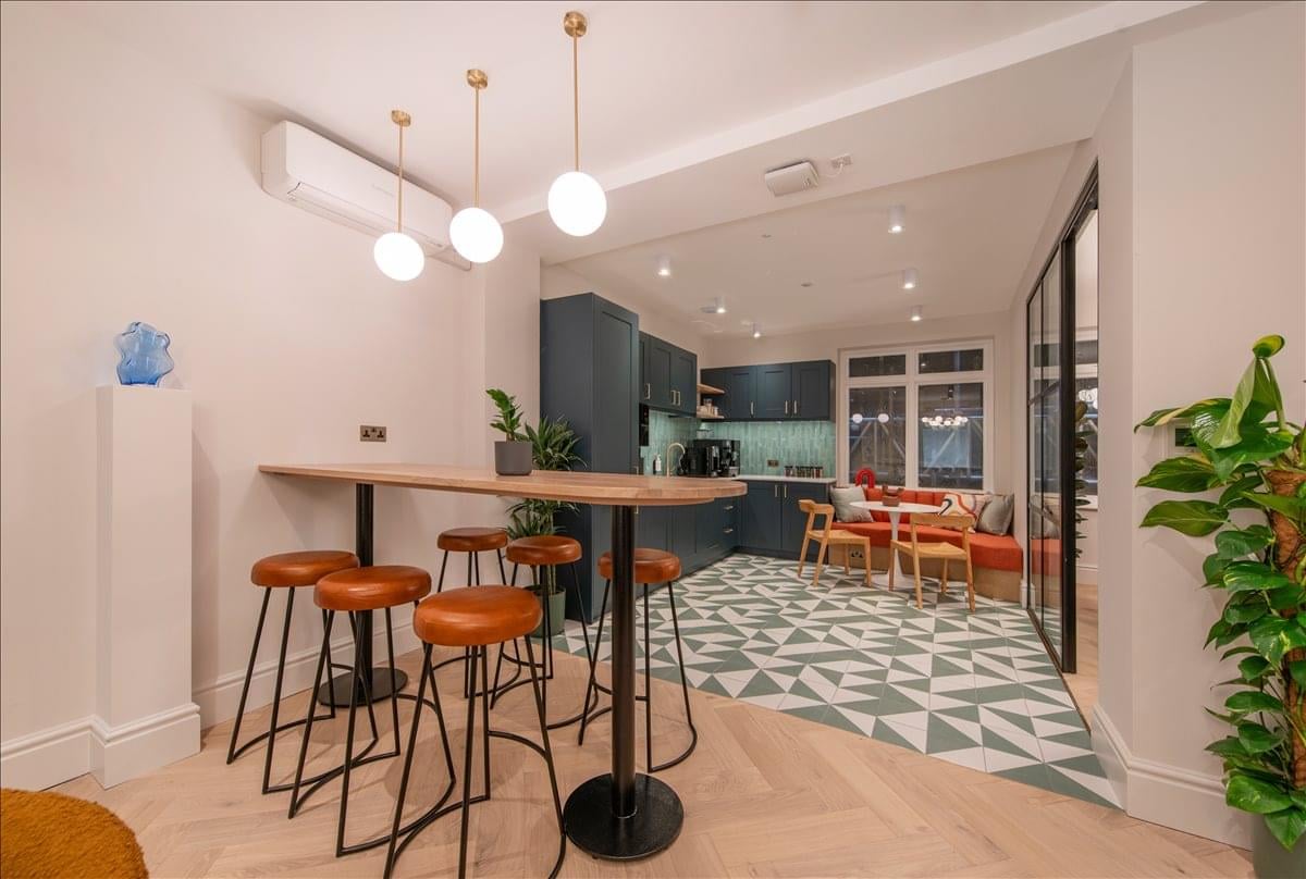 Photo of Office Space on 321 Oxford Street - Oxford Street