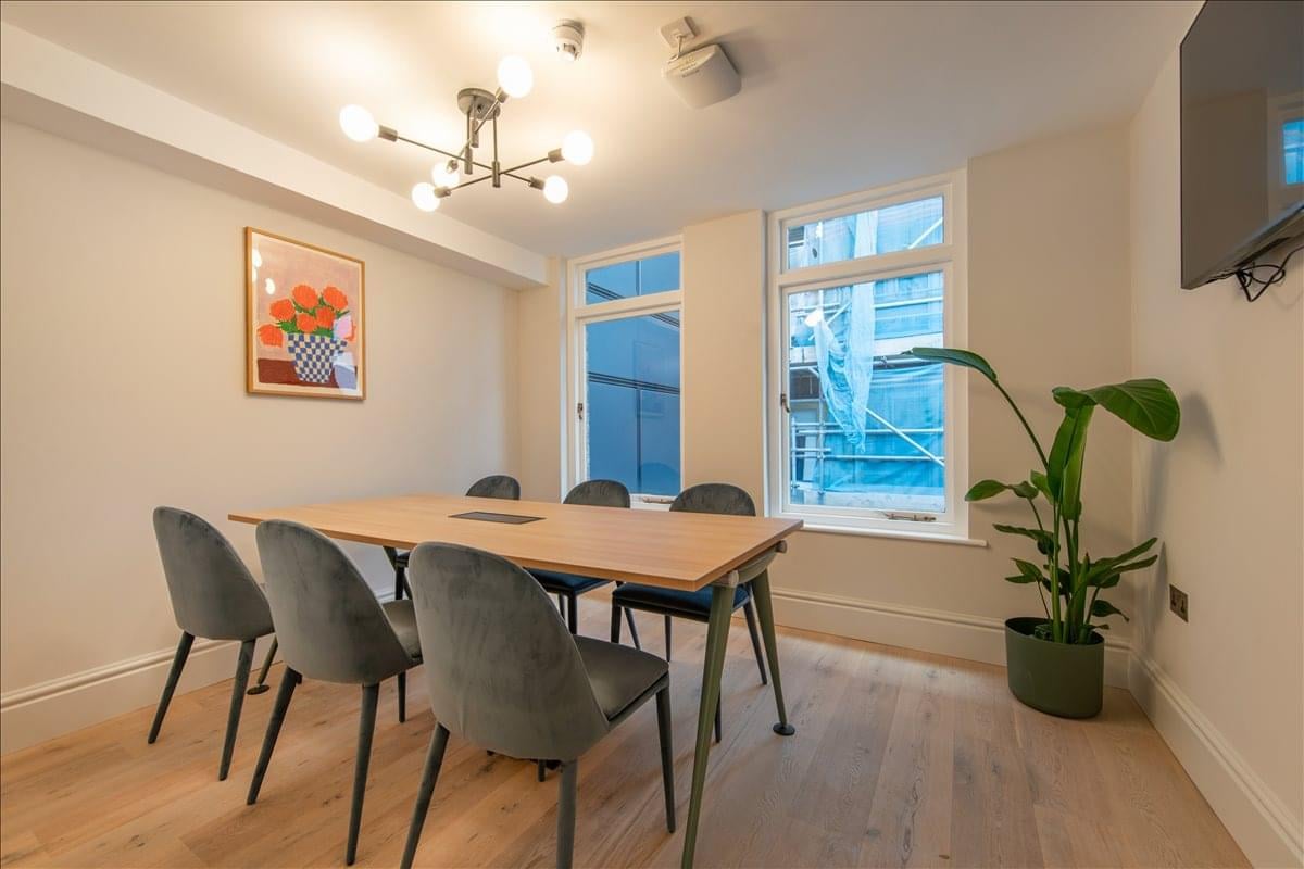 Photo of the office space available at 321 Oxford Street W1C 2HX