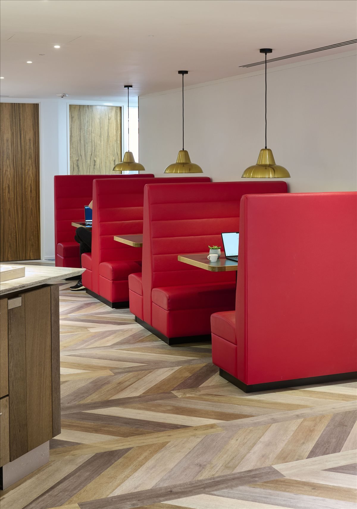 Photo of the workspace available at 322 High Holborn WC1V 7PB