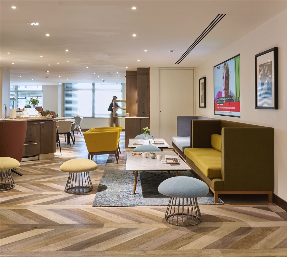 Photo of an office at 322 High Holborn WC1V 7PB