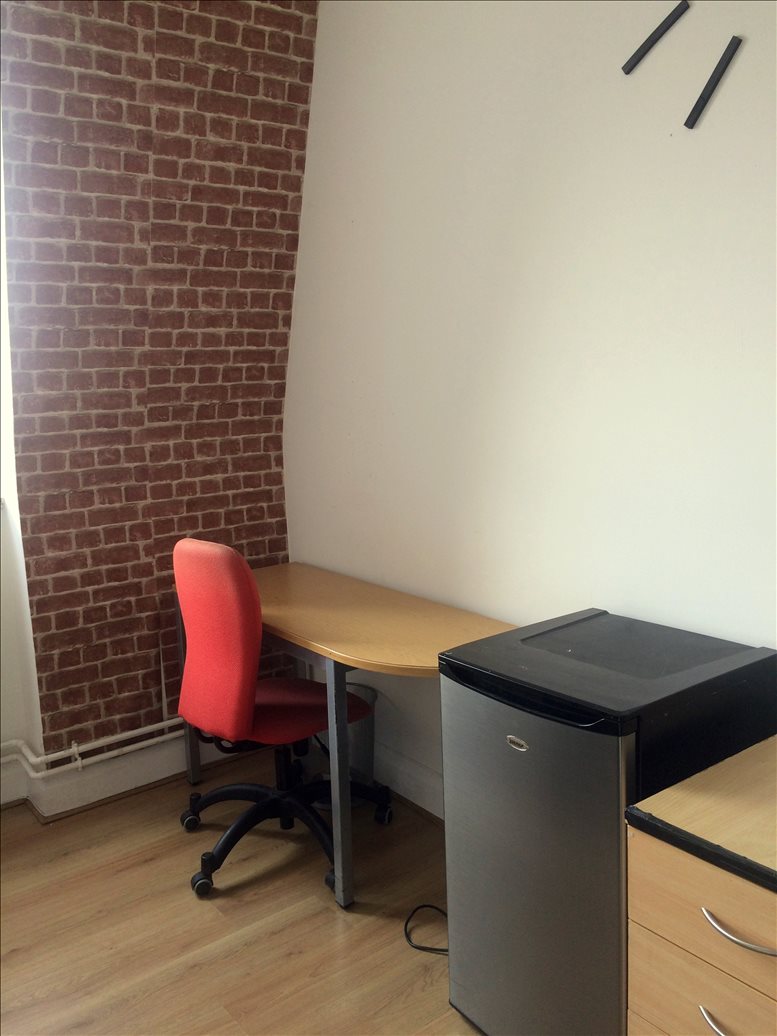Photo of an office at 329-339 Putney Bridge Road SW15 2PG