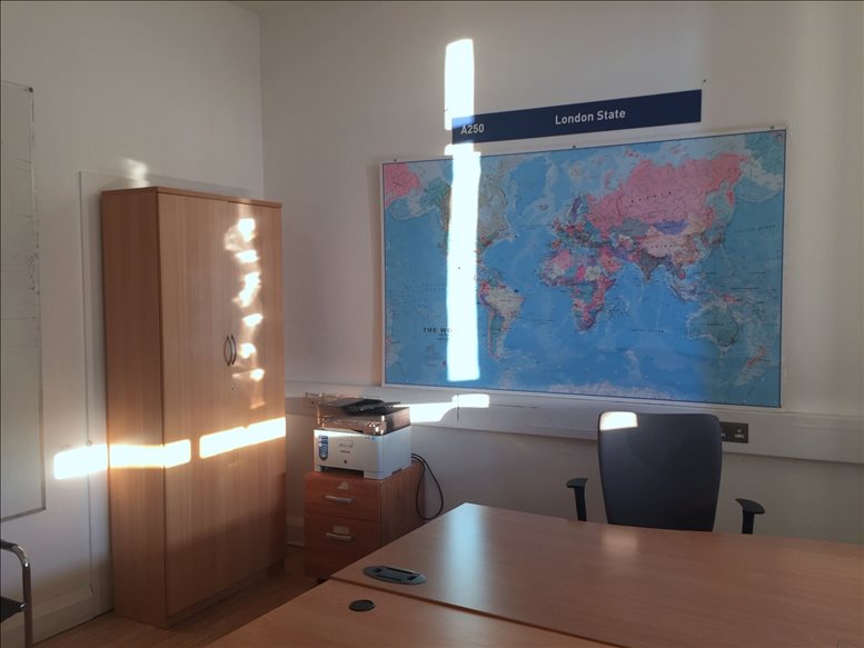 Photo of an office at 329-339 Putney Bridge Road SW15 2PG