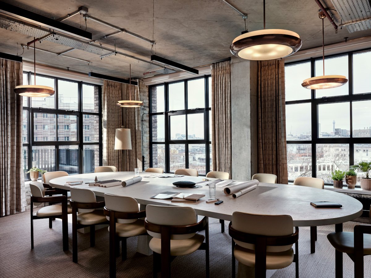 Facilities furnishings & layout of the office for rent at 32 Blackfriars Road SE1 9PB