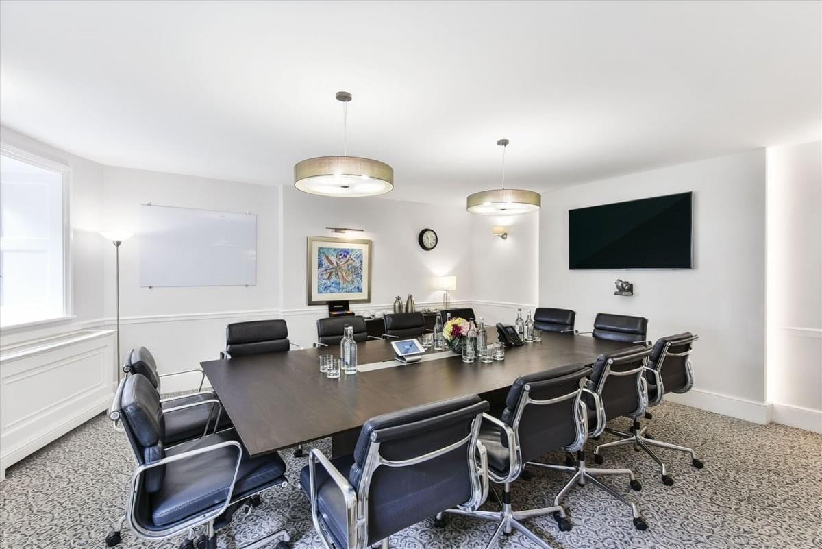 Image of an office at 32 Curzon Street W1J 7WS