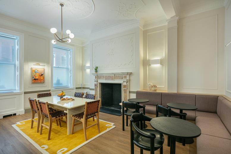 Photo of an office at 32 Welbeck Street, Marylebone W1G 8EU