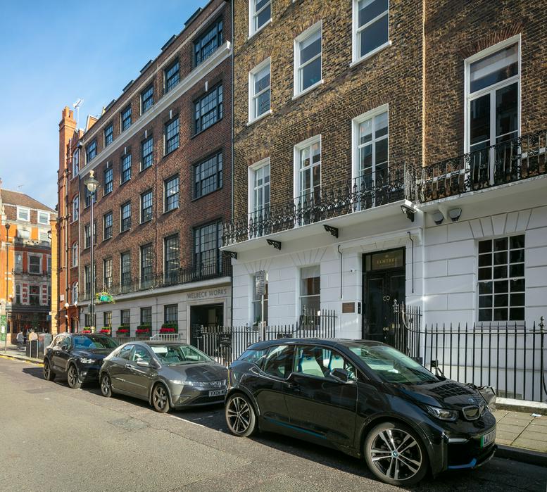 Photo of an office at 32 Welbeck Street, Marylebone W1G 8EU