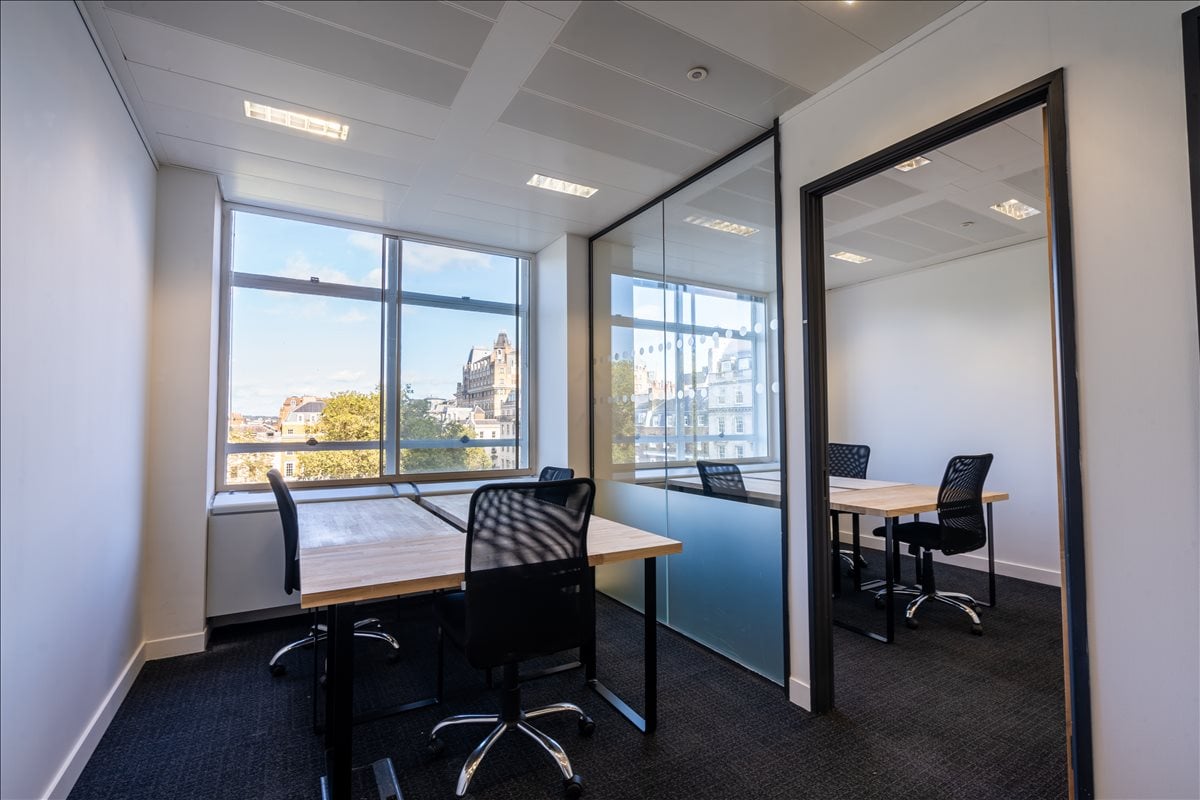Image of the workspace at 33 Cavendish Square W1G 0PW