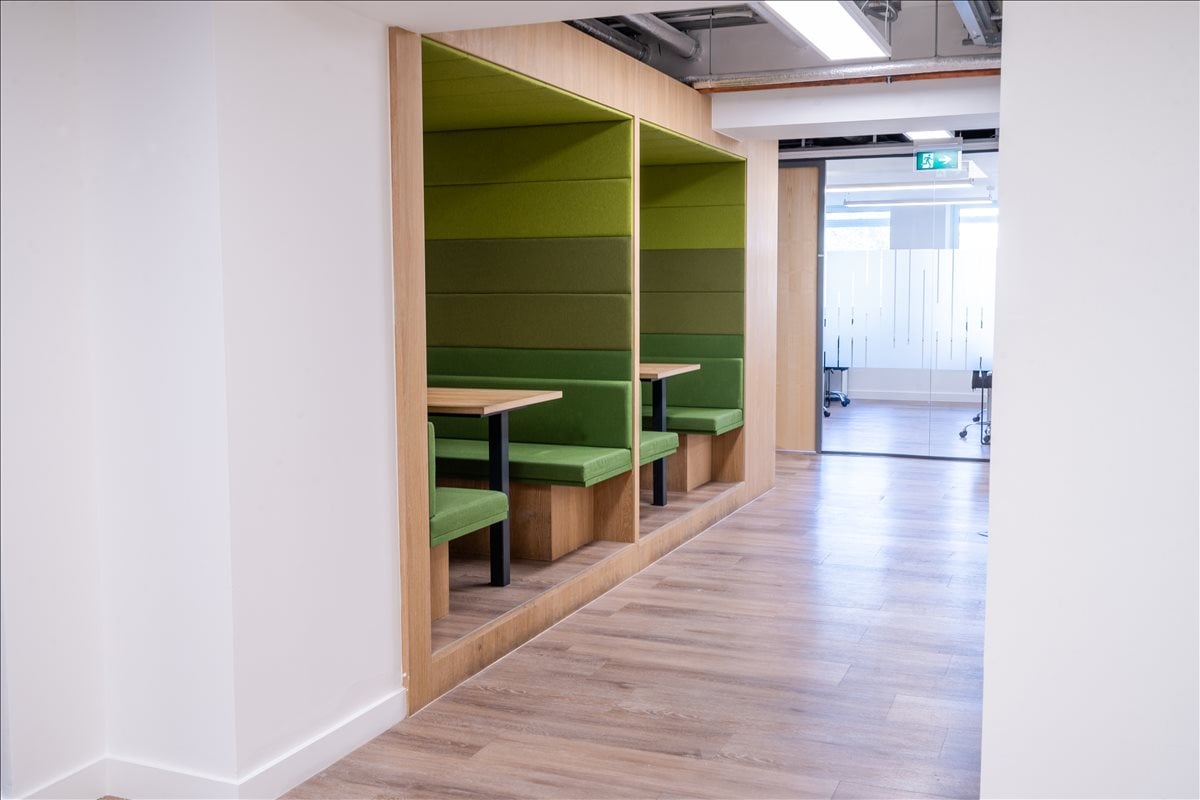 Photo of an office at 33 Cavendish Square W1G 0PW