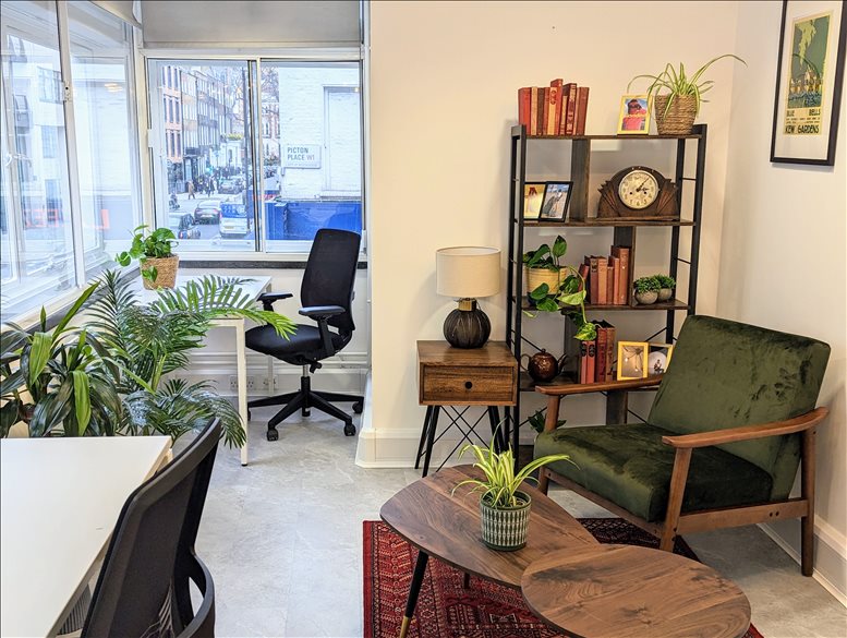 Facilities furnishings & layout of the office for rent at 33 Duke Street W1U 1JY
