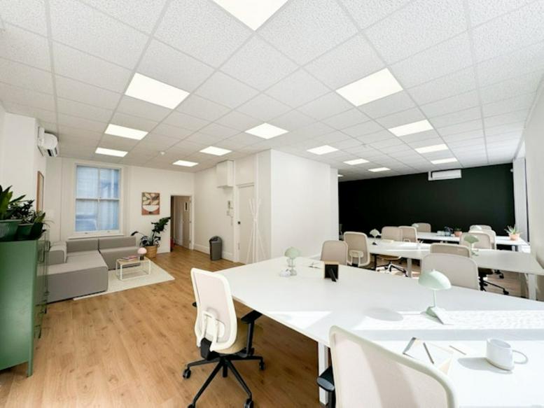 Photo of an office at 34, Eastcastle Street W1W 8DW